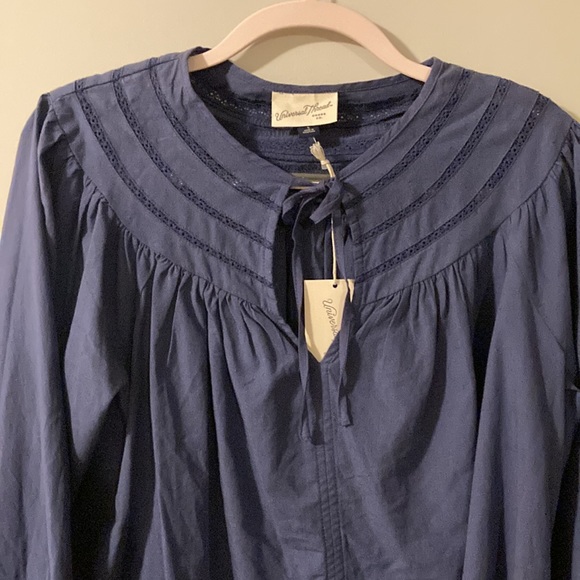 Universal Thread women’s blue long sleeve blouse - Picture 2 of 15